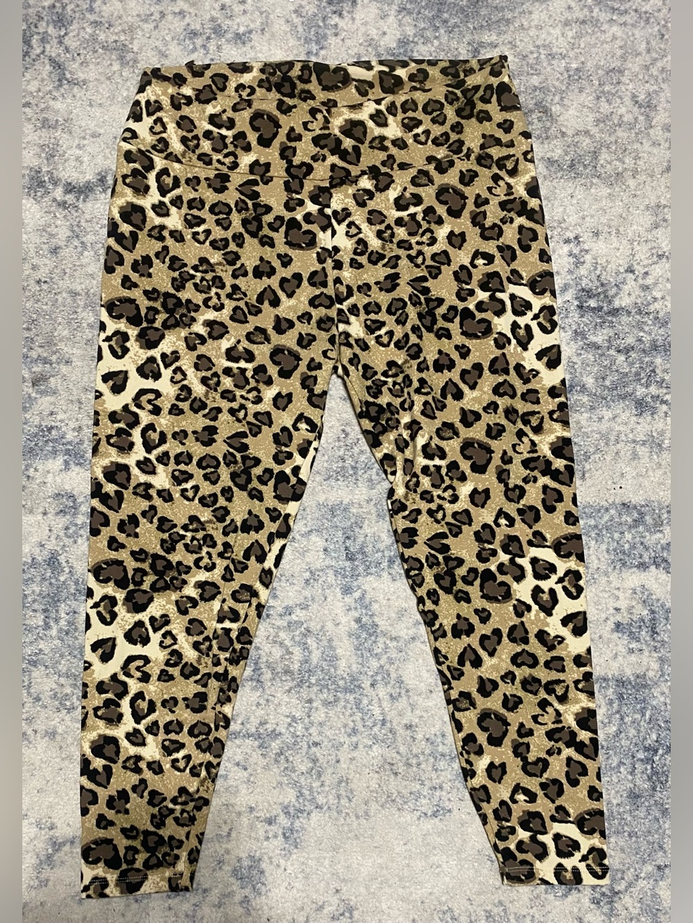 Feathers Women’s 2X Leopard Print Leggings Plus Size